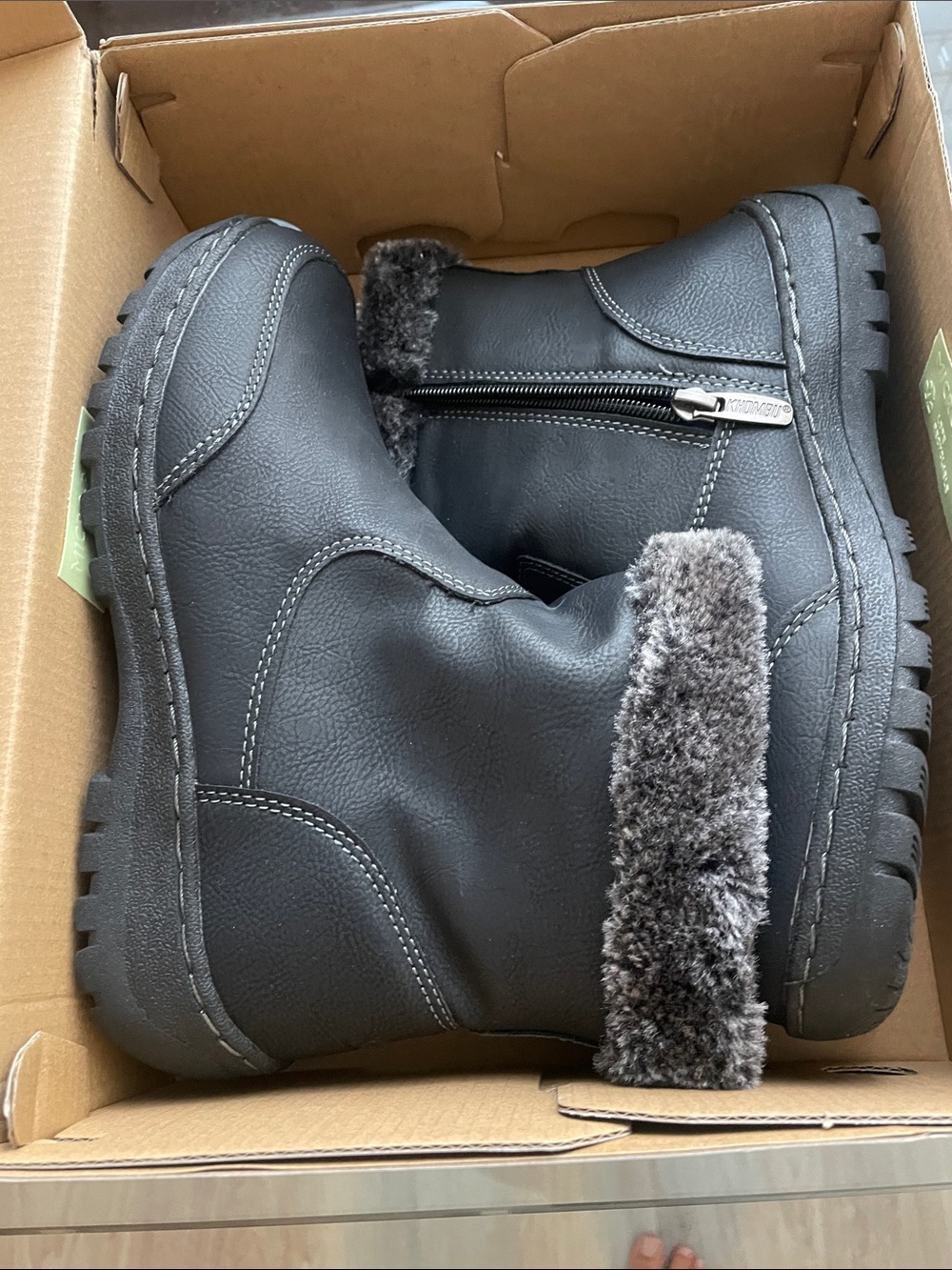 Women’s Black Winter Fur-Lined Zip Boots